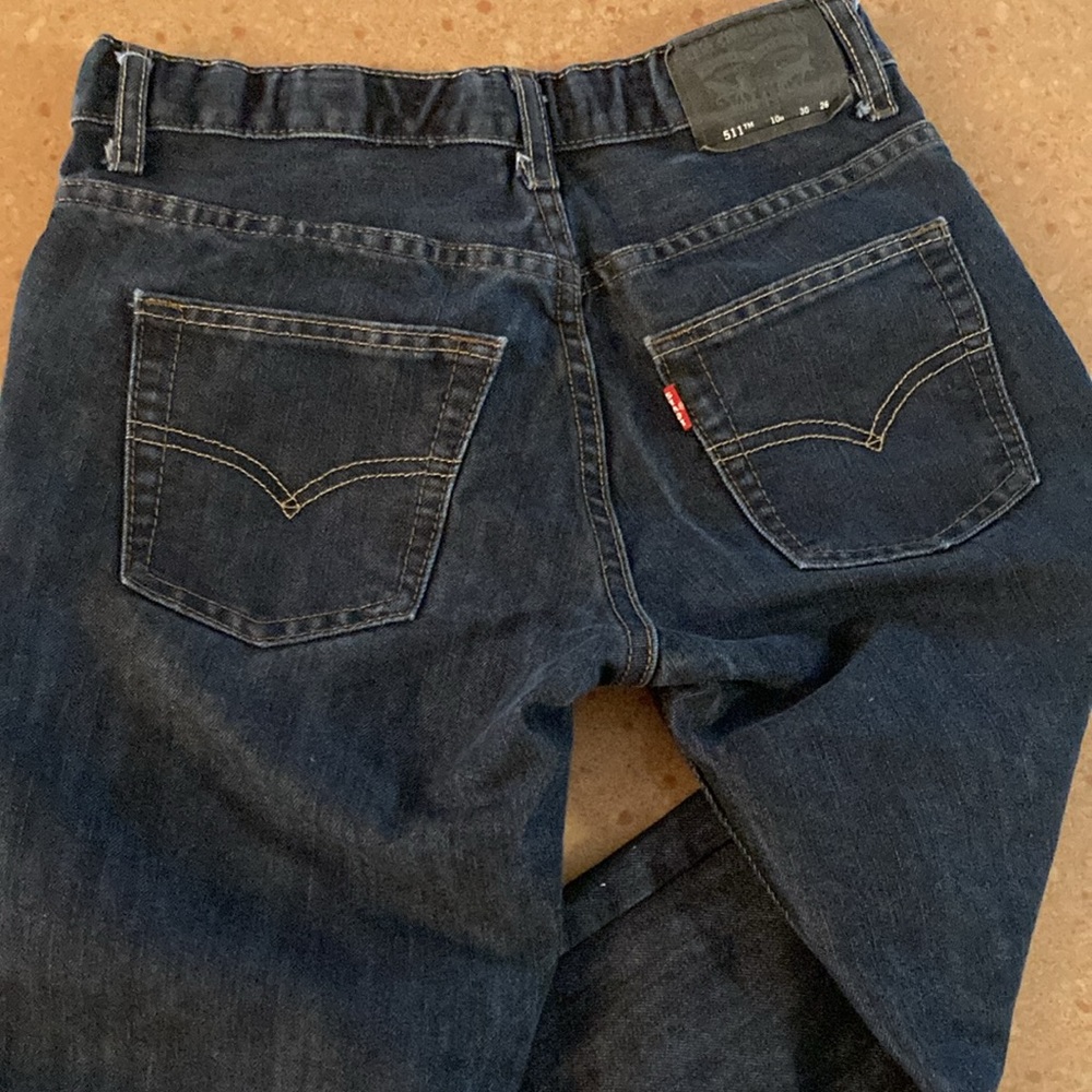 Jeans Levi’s 511 Boys adjustable jeans.  Like new condition. W30x L26